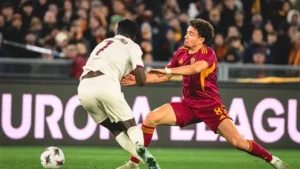 روما يعمق خسائر ميتييلاند في الدوري الأوروبي بفوز 2-1